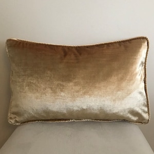 Copricuscino in velluto dorato con profili, cuscino personalizzato, cuscino Eurosham, copricuscino dorato, federa per cuscino decorativo, cuscino dorato, cuscino decorativo