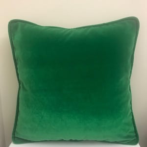 Kelly Green Pillow Cover With Piping, All Size Pillow Custom Made Pillow, Velvet Pillow Cover, 18X18 Velvet Cushion Case, Decorative Pillows