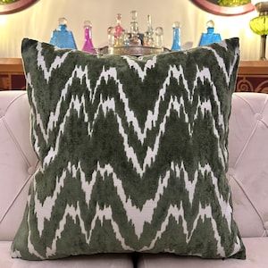 Green Velvet Pillow Cover, Velvet Pillow, Green Pillow, Custom Made Pillow Cushion Case, 18X18 20X20 Green Velvet Pillow Throw Pillow Cover