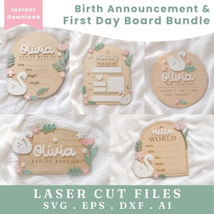 Può includere: Un set di cinque targhe in legno per annunci di nascita e primo giorno con disegni tagliati al laser di cigni bianchi, fiori rosa e foglie verdi. Le targhe includono testi come Olivia, Hello World e First Day Of con spazi per i dati.