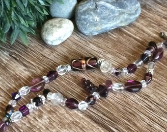 Pulseira japonesa de contas roxas com uma uva pendurada, pulseira vintage, pulseira estilo cigano, pulseira boho.