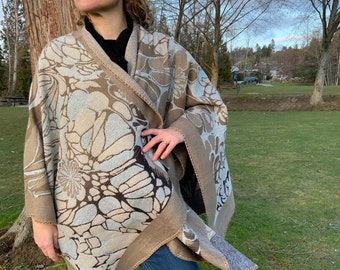Poncho women, Mother’s Day gift, wool shawl, wool cape, cardigan women, boho clothing women, soft poncho, birthday gift for mom,