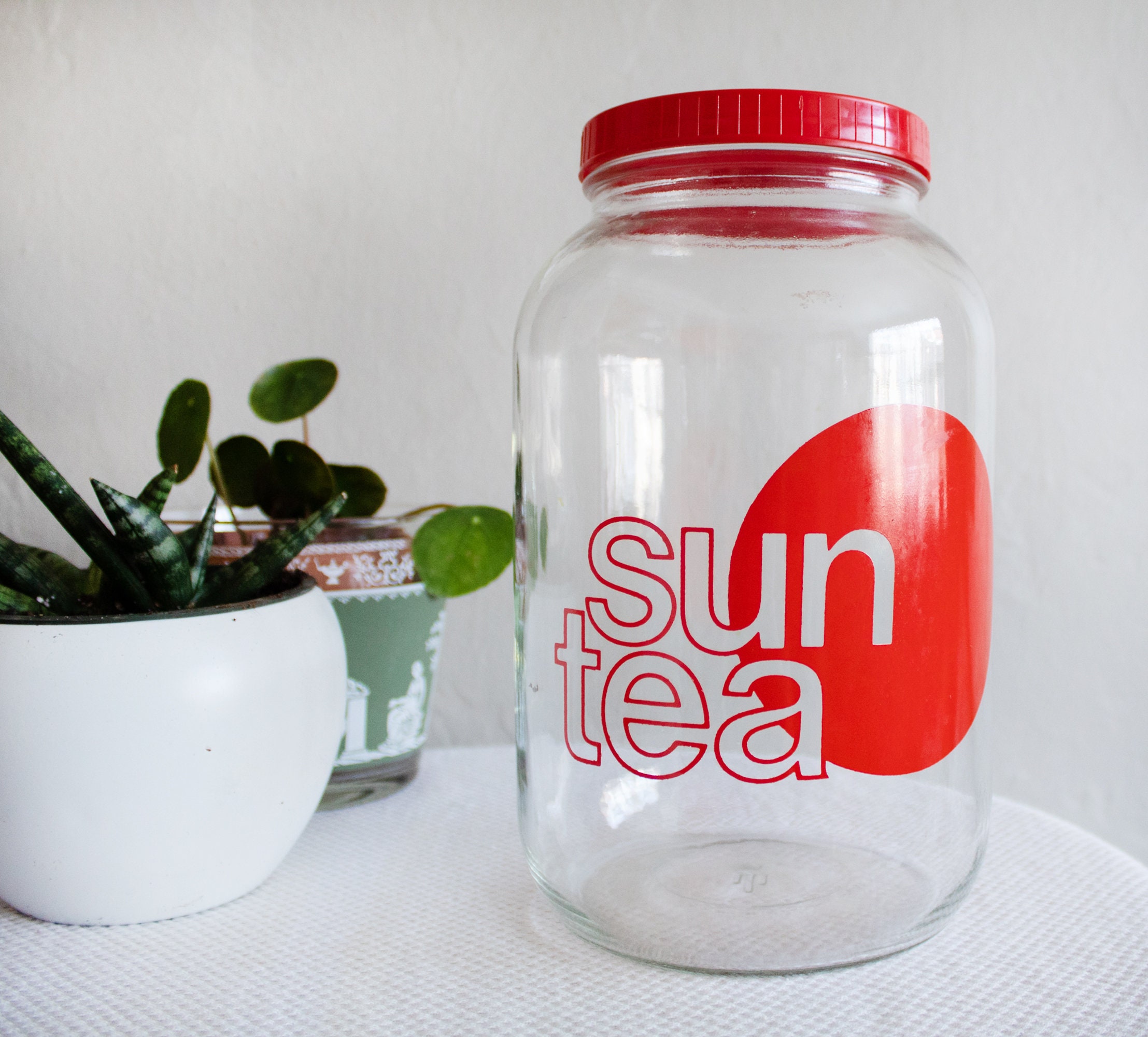 1970s 1980s Red Orange Sun Tea Pitcher 1 Gallon / Glass Screw Top Iced Tea  Lemonade Jug 