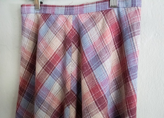 1970s Vintage Pink Plaid Wool Skirt / Preppy High… - image 5