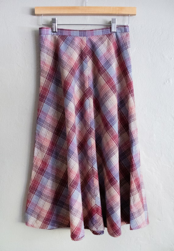 1970s Vintage Pink Plaid Wool Skirt / Preppy High… - image 2