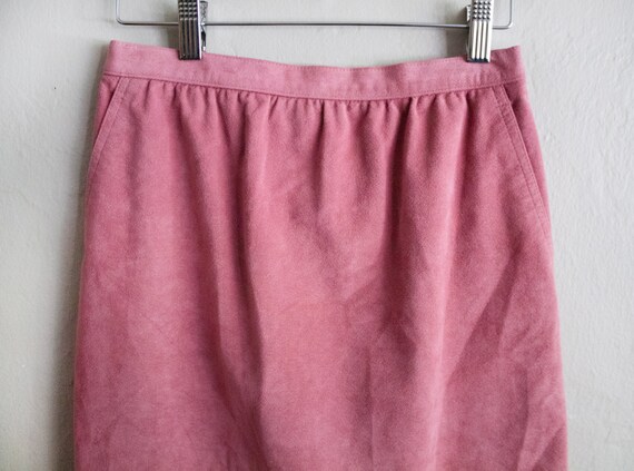 1960s 1970s Pink Suede Leather Pencil Skirt Small 26