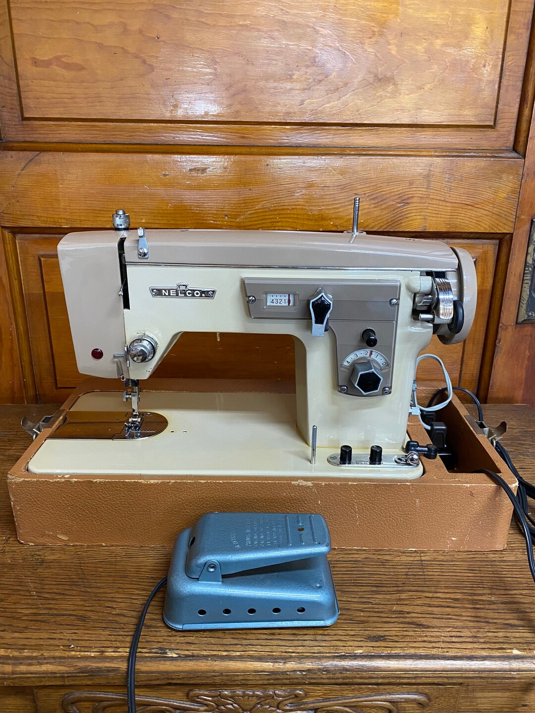 Janome Vogue Stitch Zig Zag Sewing Machine Mechanically Restored