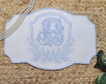 Brautstrauß Wrap, Wappen, Stickerei, elegante Braut, gestickt, Monogramm B, weiß, personalisiert, Hochzeit, etwas Blaues Andenken