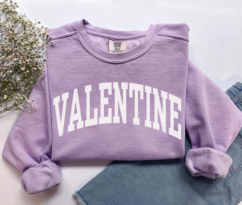 Valentine Sweatshirt, Comfort Colors Be My Valentine Shirt Valentines Day Gift XOXO Sweater, Preppy Valentines Day Crewneck Love Sweatshirt