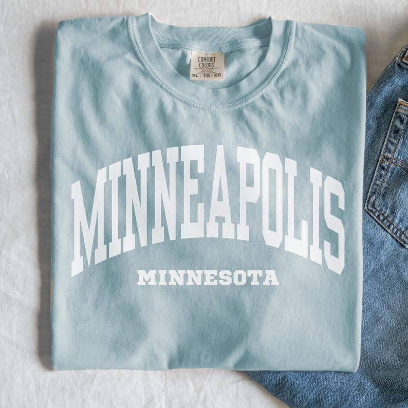 Minneapolis Sweatshirt, Comfort Colors Minneapolis Shirt, Minnesota Vacation Trip Souvenir Gift, College Student Game Day Minnesota Crewneck