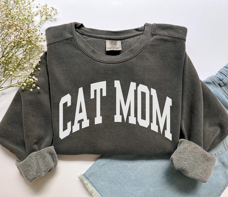 Cat Mom Sweatshirt, Comfort Colors Cat Mom Shirt, Cat Mom Gift, Cat Mom Sweater, Cat Mama Shirt, Cat Owner Gift, New Pet New Cat Crewneck