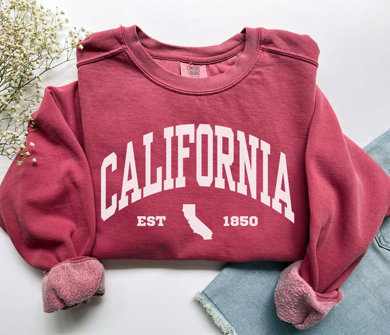 California Sweatshirt, Comfort Colors California Shirt California Vacation Trip Souvenir Gift, Sports Student Preppy California Map Crewneck