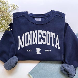 Minnesota Sweatshirt, Comfort Colors Minnesota Shirt, Minnesota Vacation Trip Souvenir Gift, Midwest College Student Gift Minnesota Crewneck