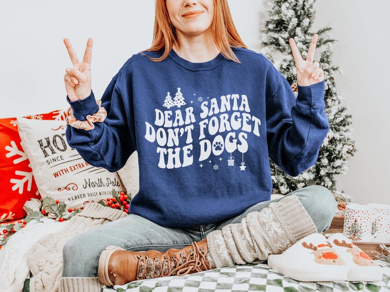 Christmas Dog Mom Sweatshirt, Comfort Colors Christmas Dog Mama Shirt Dog Christmas Gift for Dog Mom, Dog Mom PJs Christmas Dog Dad Crewneck