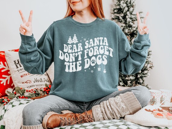 Christmas Dog Mom Sweatshirt, Comfort Colors Christmas Dog Mama Shirt Dog Christmas Gift for Dog Mom, Dog Mom PJs Christmas Dog Dad Crewneck