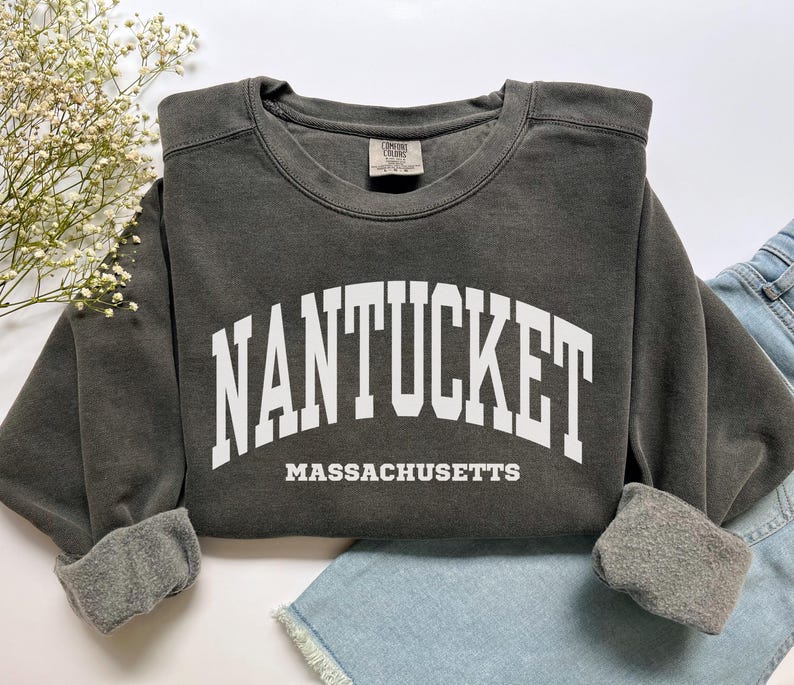 Nantucket Sweatshirt, Comfort Colors Nantucket Shirt, Massachusetts Vacation Trip Souvenir Gift, Summer Beach Sweater Massachusetts Crewneck