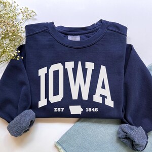 Iowa Sweatshirt, Comfort Colors Iowa Shirt, Travel Iowa Vacation Trip Souvenir, Iowa Map USA Moving to Iowa Crewneck College Student Gift