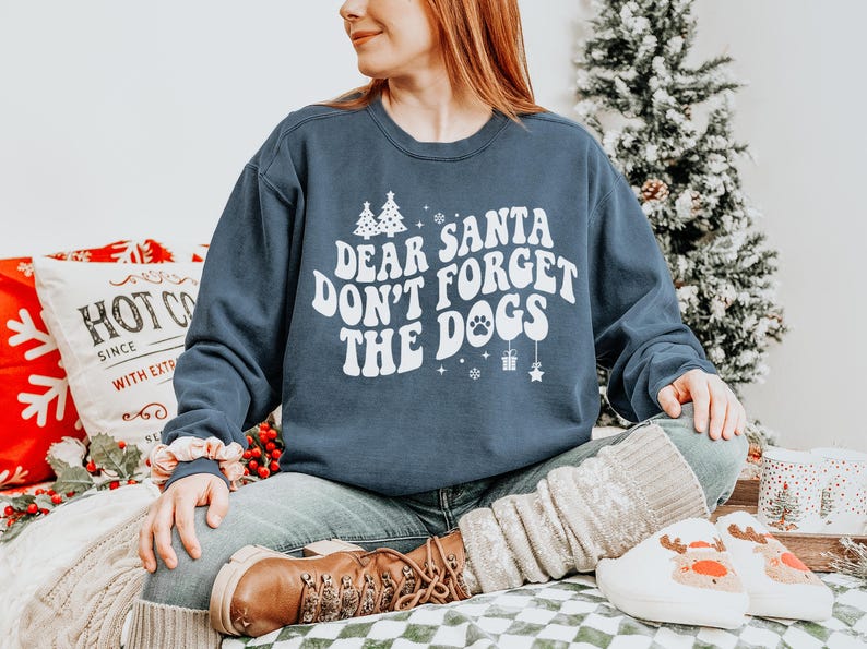 Christmas Dog Mom Sweatshirt, Comfort Colors Christmas Dog Mama Shirt Dog Christmas Gift for Dog Mom, Dog Mom PJs Christmas Dog Dad Crewneck