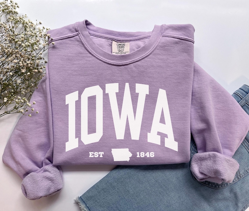 Iowa Sweatshirt, Comfort Colors Iowa Shirt, Travel Iowa Vacation Trip Souvenir, Iowa Map USA Moving to Iowa Crewneck College Student Gift