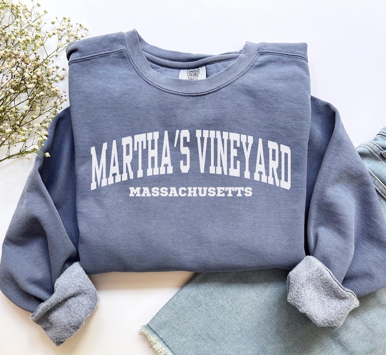 Marthas Vineyard Sweatshirt, Comfort Colors Marthas Vineyard Shirt, Massachusetts Vacation Girls Trip Souvenir Gift, Massachusetts Crewneck