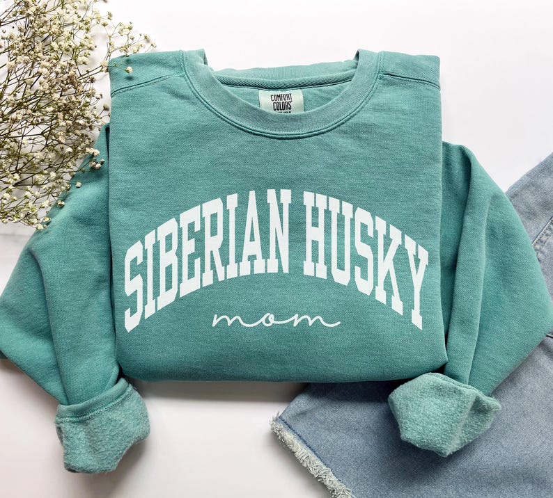 Siberian Husky Mom Sweatshirt, Comfort Colors Siberian Husky Mom Shirt, Dog Mom Gift, New Puppy Gift, Husky Mama Shirt, Husky Owner Gift