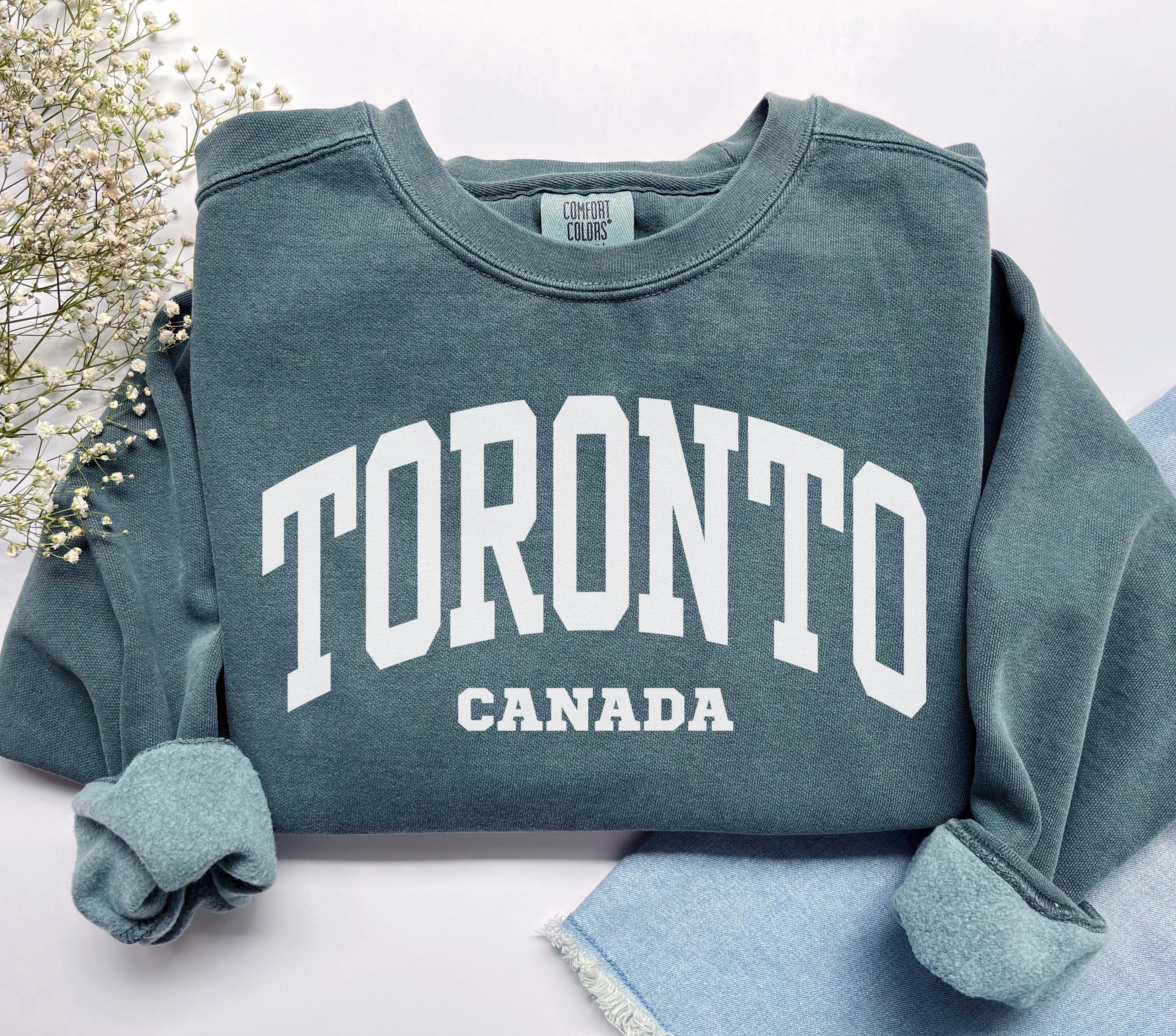 Toronto Skyline Heartbeat Canadian Lover I Love Canada Pullover Hoodie