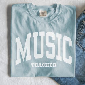 Music Teacher Sweatshirt, Comfort Colors Music Teacher Shirt, Music Lover Piano Teacher Graduation Gift for Musician, Music Student Crewneck