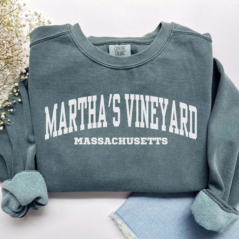 Marthas Vineyard Sweatshirt, Comfort Colors Marthas Vineyard Shirt Massachusetts Vacation Girls Trip Souvenir Gift, Massachusetts Crewneck