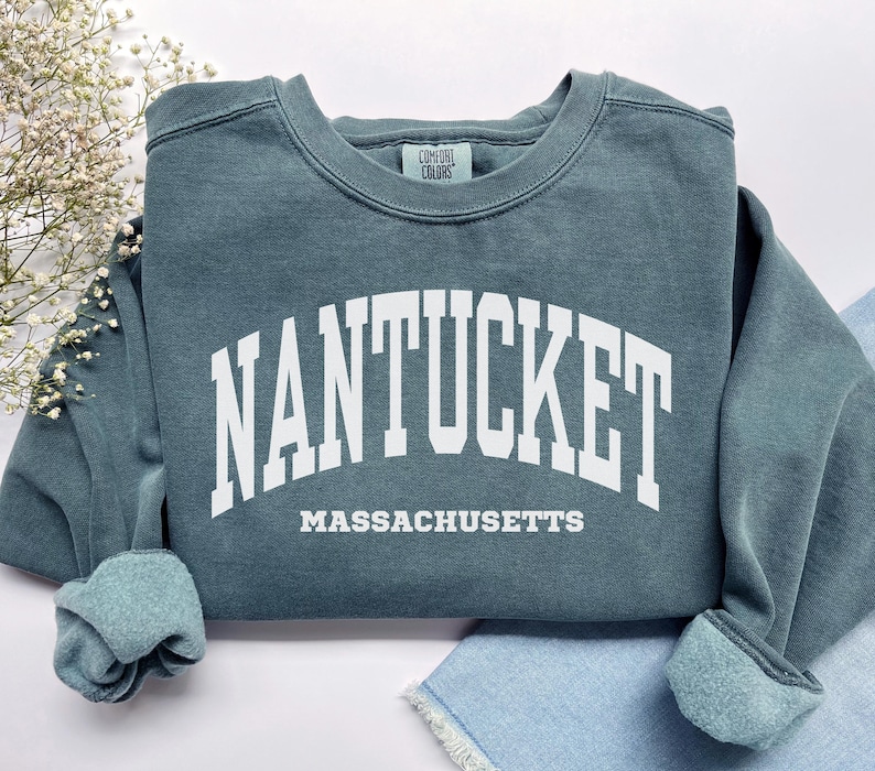 Nantucket Sweatshirt, Comfort Colors Nantucket Shirt, Massachusetts Vacation Trip Souvenir Gift, Summer Beach Sweater Massachusetts Crewneck