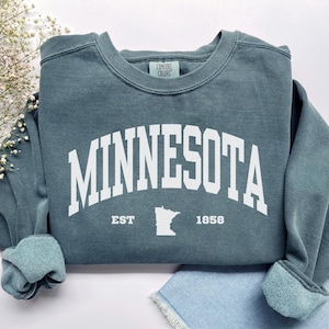 Minnesota Sweatshirt, Comfort Colors Minnesota Shirt, Minnesota Vacation Trip Souvenir Gift, Midwest College Student Gift Minnesota Crewneck