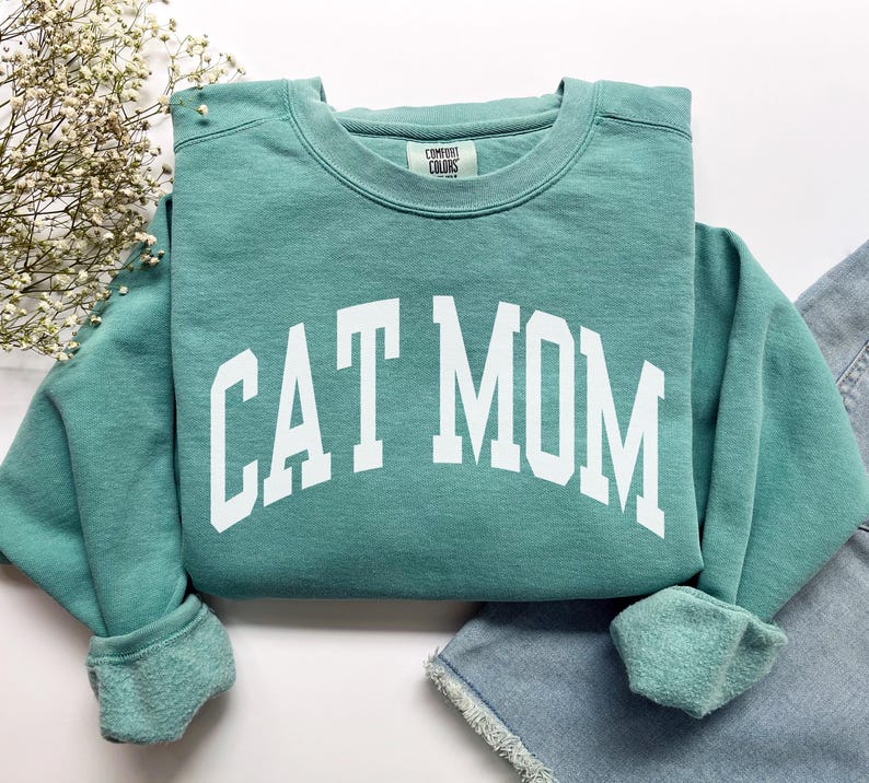 Cat Mom Sweatshirt, Comfort Colors Cat Mom Shirt, Cat Mom Gift, Cat Mom Sweater, Cat Mama Shirt, Cat Owner Gift, New Pet New Cat Crewneck