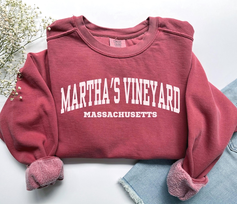 Marthas Vineyard Sweatshirt, Comfort Colors Marthas Vineyard Shirt, Massachusetts Vacation Girls Trip Souvenir Gift, Massachusetts Crewneck