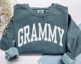 Grammy Sweatshirt, Comfort Colors Grammy Shirt New Grandma Gift Cool Grandma Sweatshirt, Best Grandma Gift For Grandma Announcement Sweater