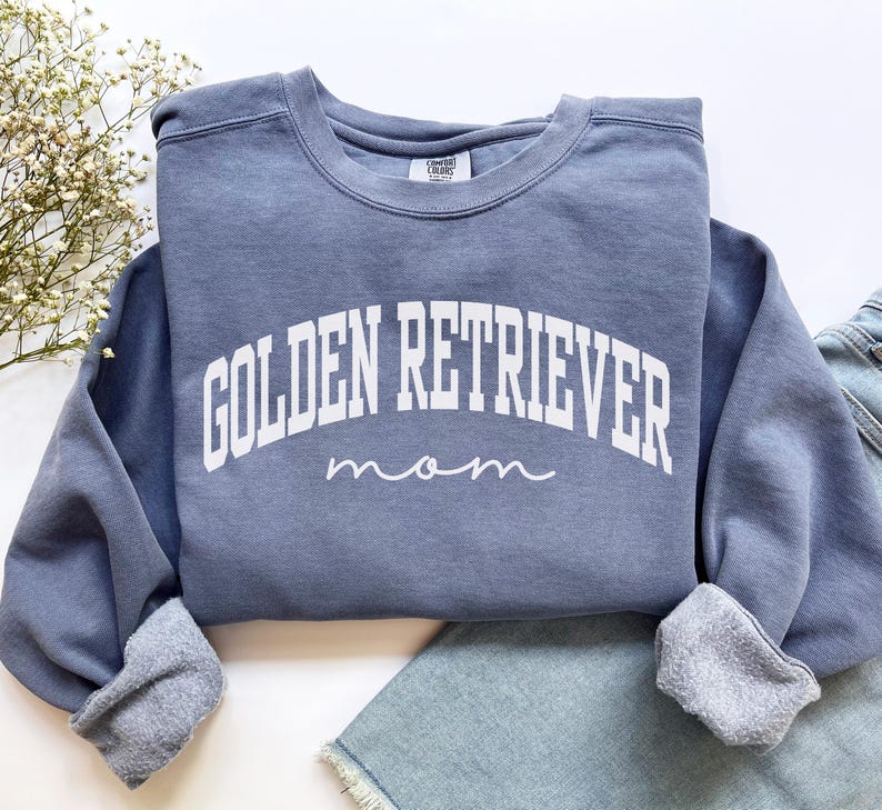 Golden Retriever Mom Sweatshirt, Comfort Colors Golden Retriever Mom Shirt, Dog Mom Gifts, Dog Mom Sweatshirt, Golden Retriever Mom Gift Tee