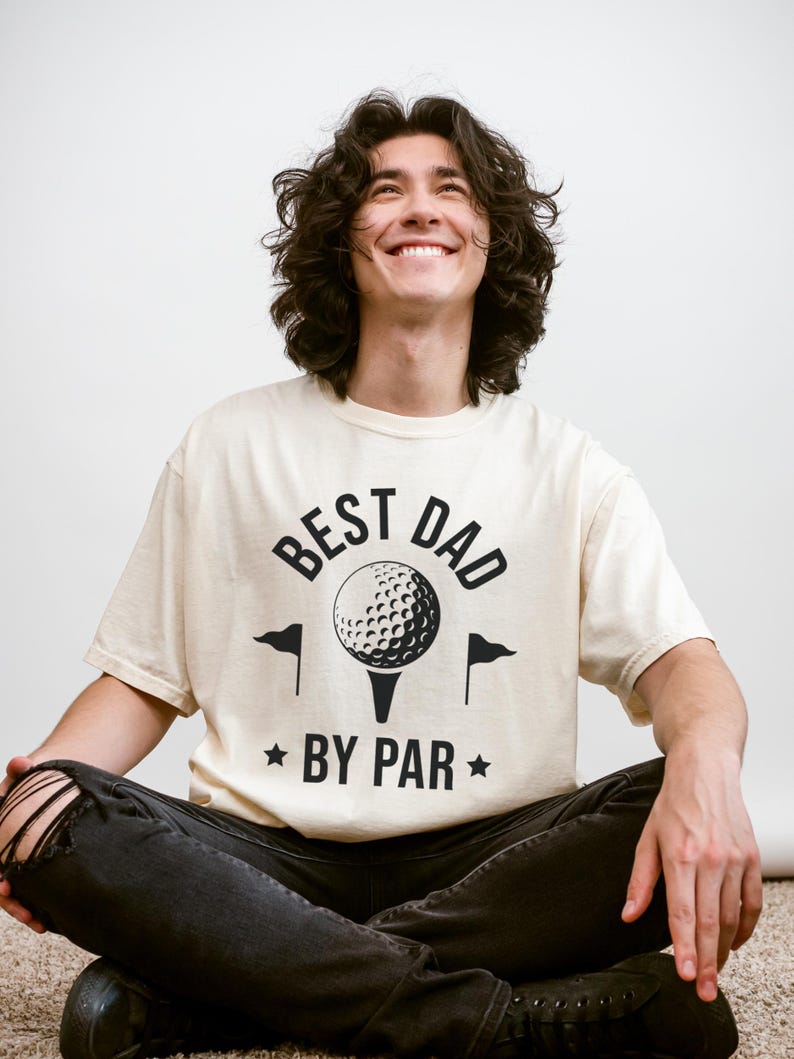 Golf Dad Sweatshirt, Comfort Colors Golf Dad Shirt, Fathers Day Gift For Him, Birthday Gift for Dad, Best Dad By Par Shirt Grandpa Golf Gift