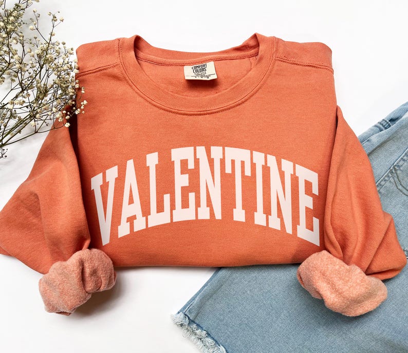 Valentine Sweatshirt, Comfort Colors Be My Valentine Shirt Valentines Day Gift XOXO Sweater, Preppy Valentines Day Crewneck Love Sweatshirt
