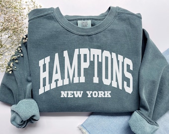 Hamptons Sweatshirt, Comfort Colors Hamptons Shirt, New York Trip Vacation Souvenir Gift,Preppy Old Money Bachelorette Party Summer Crewneck