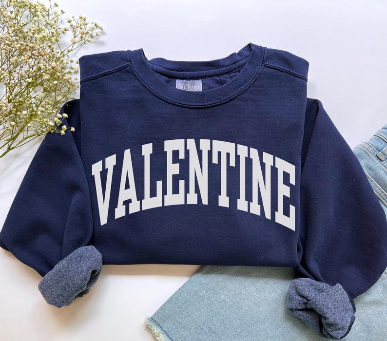Valentine Sweatshirt, Comfort Colors Be My Valentine Shirt Valentines Day Gift XOXO Sweater, Preppy Valentines Day Crewneck Love Sweatshirt