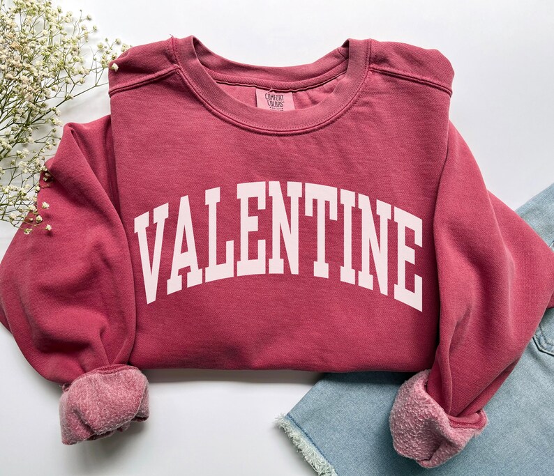 Valentine Sweatshirt, Comfort Colors Be My Valentine Shirt Valentines Day Gift XOXO Sweater, Preppy Valentines Day Crewneck Love Sweatshirt