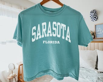 Sarasota Crop Tee, Komfortfarben Sarasota FL Shirt Sommer Boxy Sarasota Crop Top, Florida Urlaubsreise Souvenir Geschenk Trendy Beach Shirt