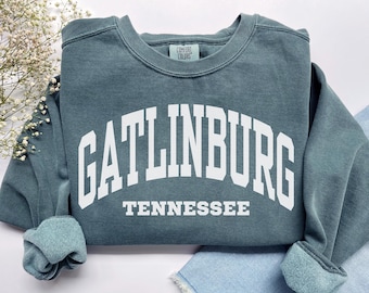 Gatlinburg Sweatshirt, Comfort Colors Gatlinburg Shirt Tennessee Vacation Trip Souvenir Gift,Smoky Mountain National Park Tennessee Crewneck