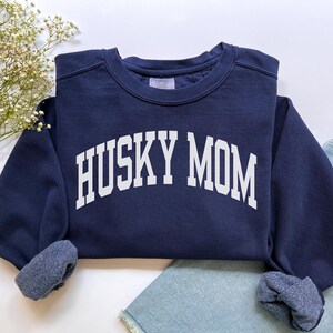 Husky Mom Sweatshirt, Comfort Colors Husky Mom Shirt, Dog Mom Gift, New Puppy Gift, Husky Mama Shirt, Siberian Alaskan Husky Owner Gift