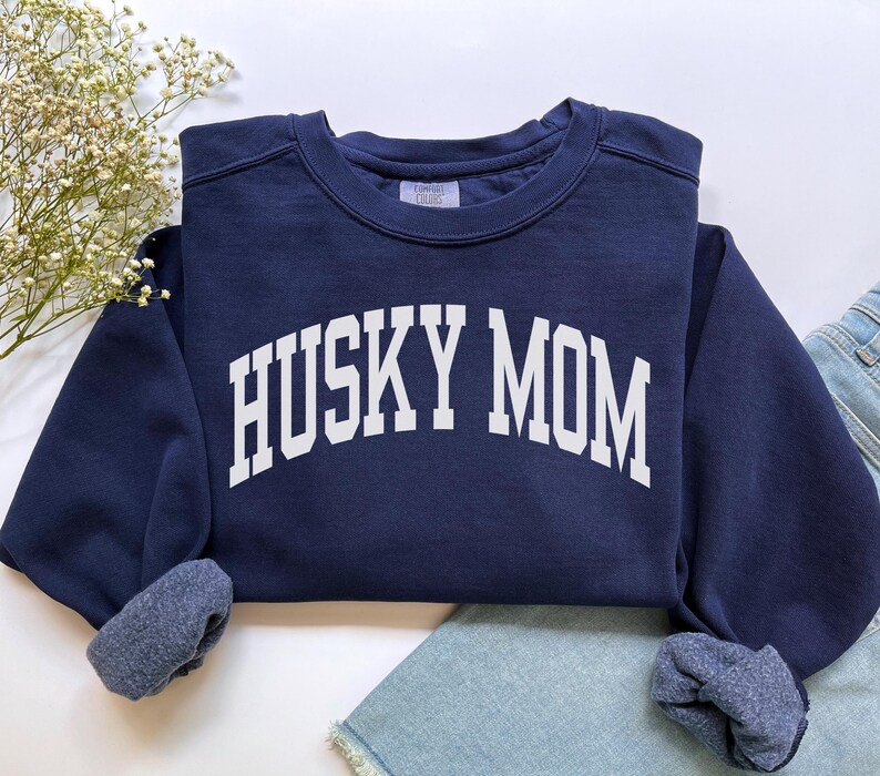 Husky Mom Sweatshirt, Comfort Colors Husky Mom Shirt, Dog Mom Gift, New Puppy Gift, Husky Mama Shirt, Siberian Alaskan Husky Owner Gift