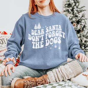 Christmas Dog Mom Sweatshirt, Comfort Colors Christmas Dog Mama Shirt Dog Christmas Gift for Dog Mom, Dog Mom PJs Christmas Dog Dad Crewneck