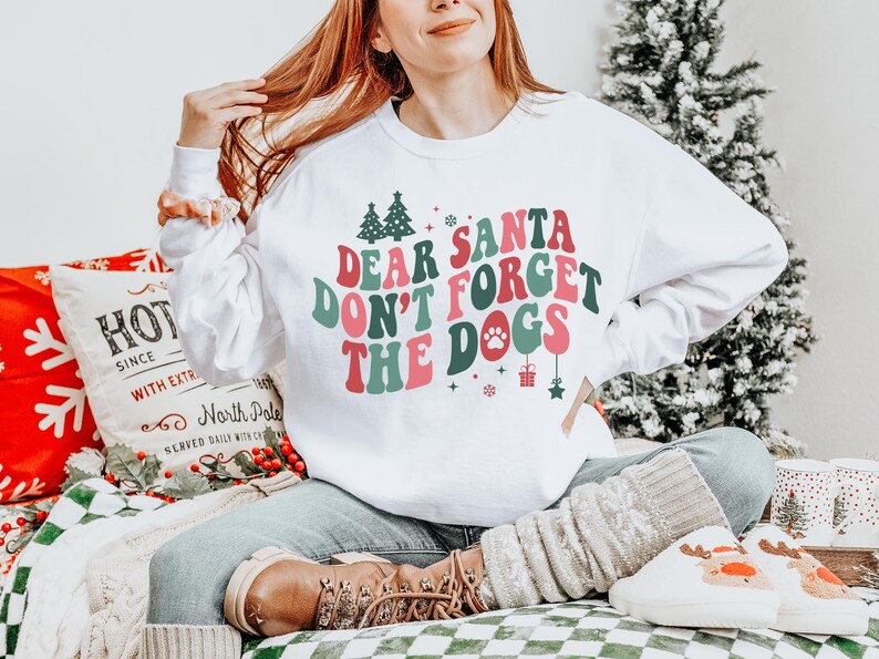 Christmas Dog Mom Sweatshirt, Comfort Colors Christmas Dog Mama Shirt Dog Christmas Gift for Dog Mom, Dog Mom PJs Christmas Dog Dad Crewneck