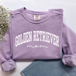 Golden Retriever Mom Sweatshirt, Comfort Colors Golden Retriever Mom Shirt, Dog Mom Gifts, Dog Mom Sweatshirt, Golden Retriever Mom Gift Tee