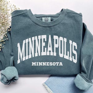 Minneapolis Sweatshirt, Comfort Colors Minneapolis Shirt Minnesota Vacation Trip Souvenir Gift, Preppy Student Game Day Minnesota Crewneck
