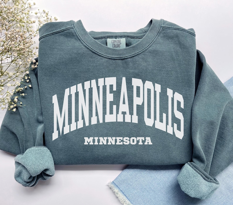 Minneapolis Sweatshirt, Comfort Colors Minneapolis Shirt Minnesota Vacation Trip Souvenir Gift, Preppy Student Game Day Minnesota Crewneck