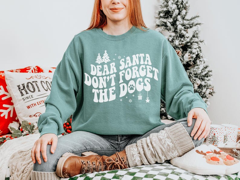 Christmas Dog Mom Sweatshirt, Comfort Colors Christmas Dog Mama Shirt Dog Christmas Gift for Dog Mom, Dog Mom PJs Christmas Dog Dad Crewneck