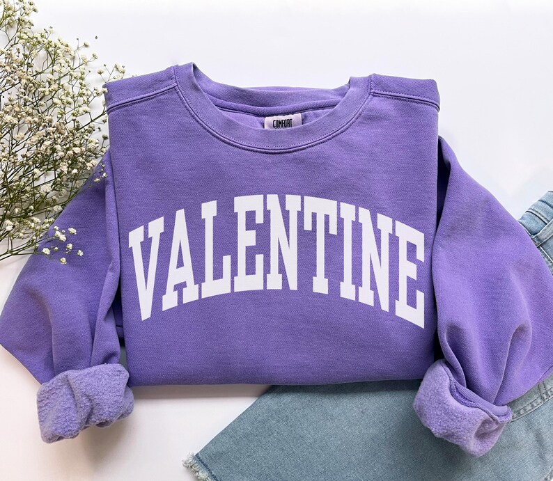 Valentine Sweatshirt, Comfort Colors Be My Valentine Shirt Valentines Day Gift XOXO Sweater, Preppy Valentines Day Crewneck Love Sweatshirt